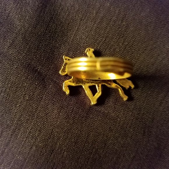 Vintage Horse & Rider Gold Tone Metal Ring - Picture 2 of 5